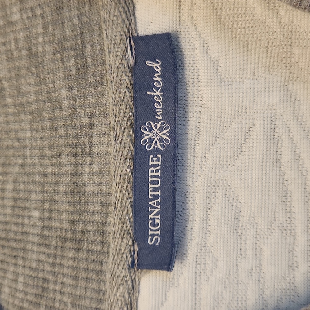 Signature Weekend Bomber - Picture 3 of 7